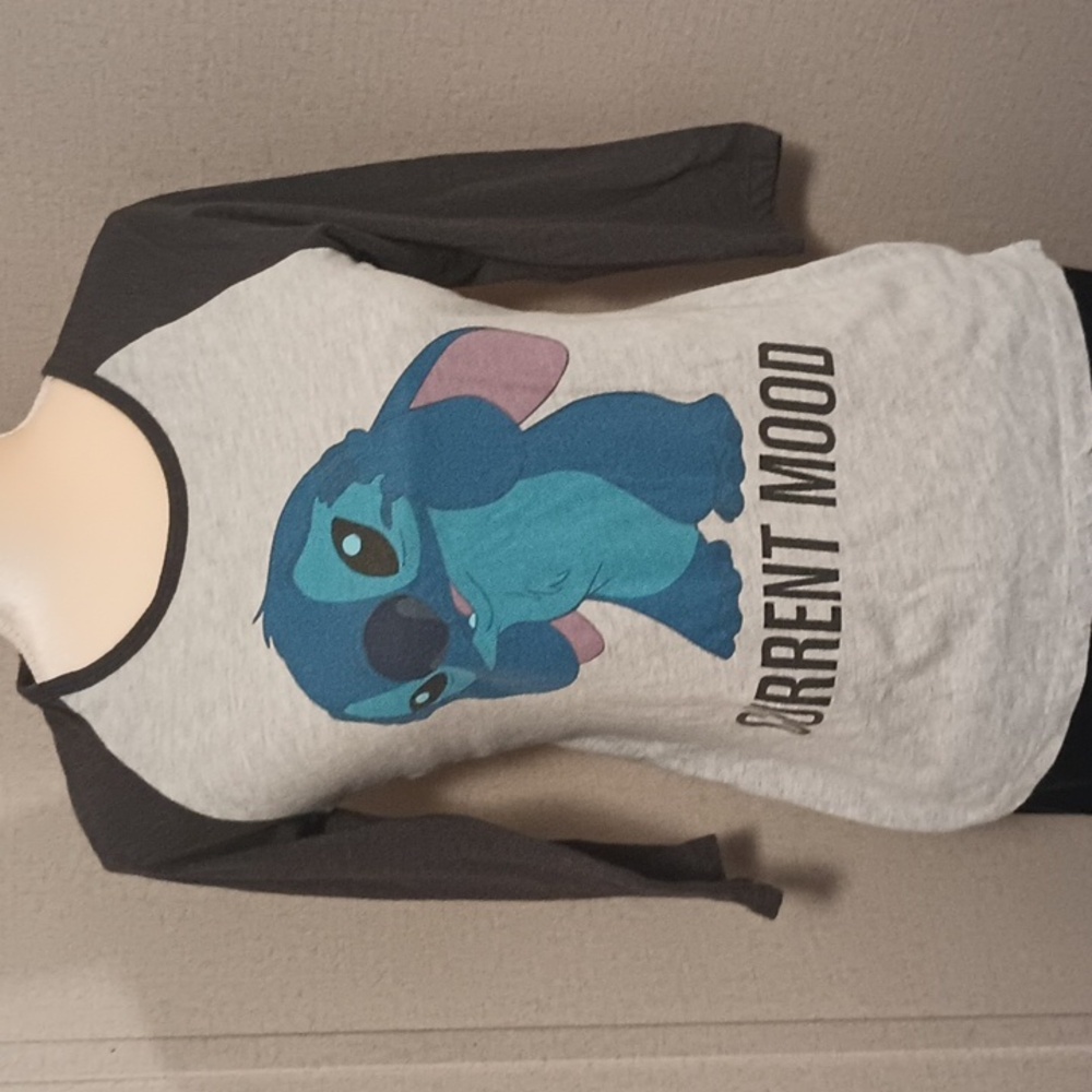 5/$20 Disney M Lilo and Stitch quarter sleeve shirt